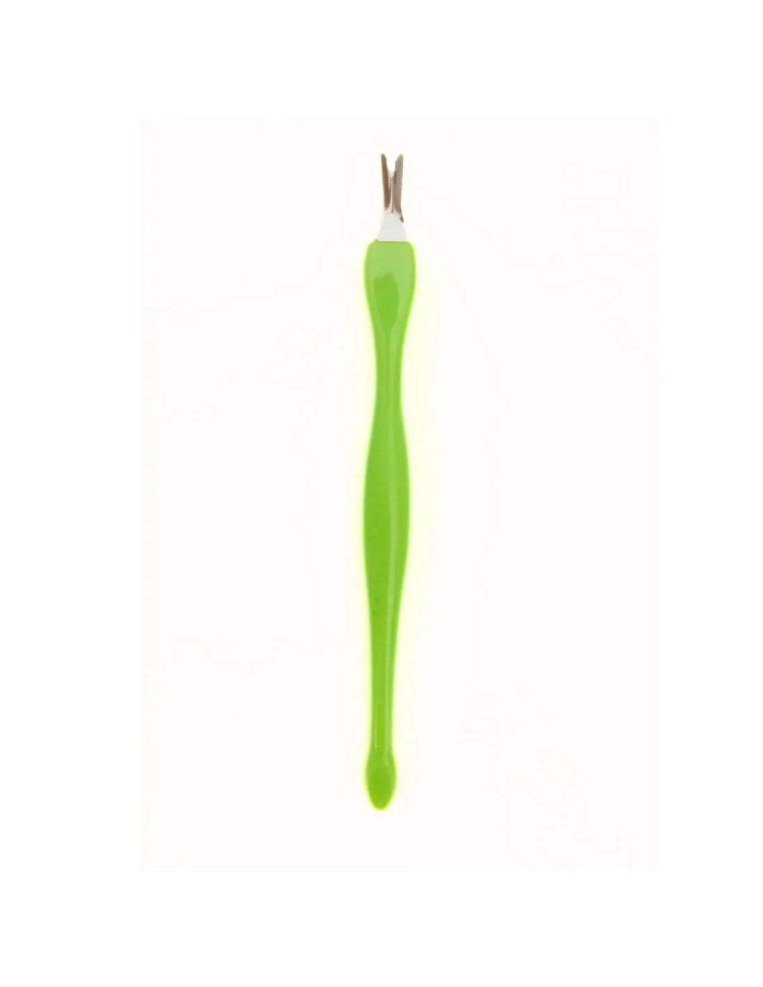 Coupe cuticule ongle professionnel