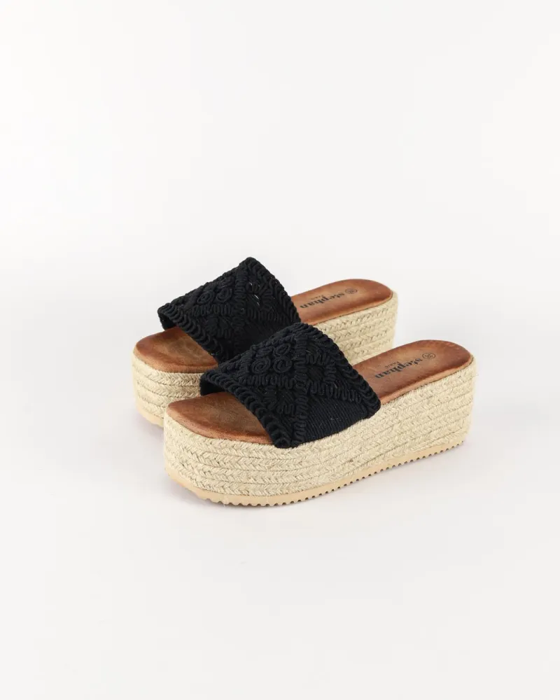 Mules compensées en macramé